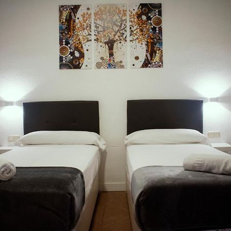 Hostal Artico Madryt Zewnętrze zdjęcie
