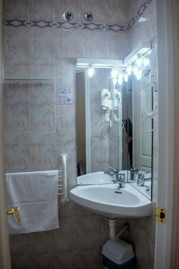 Hostal Artico Madryt Zewnętrze zdjęcie