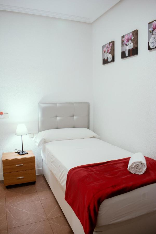 Hostal Artico Madryt Zewnętrze zdjęcie