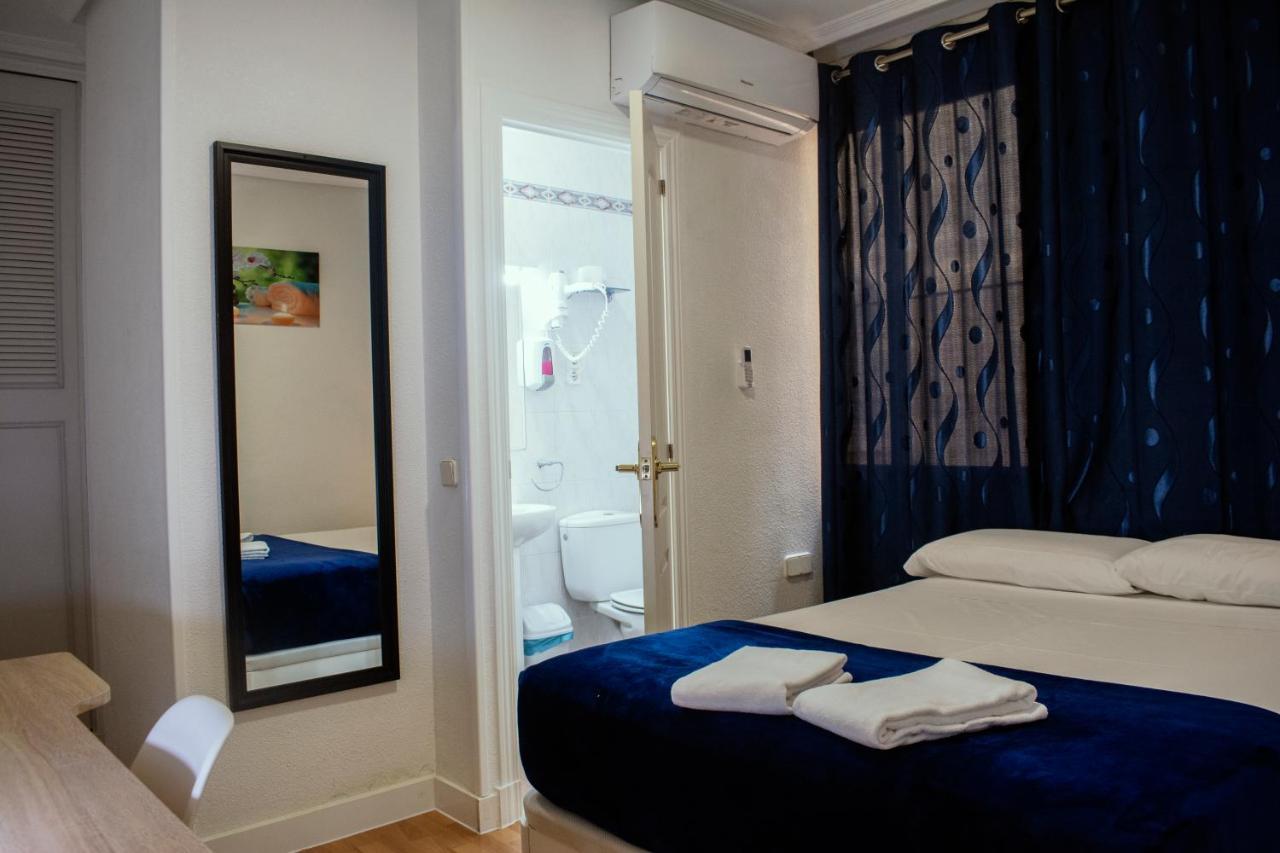 Hostal Artico Madryt Zewnętrze zdjęcie