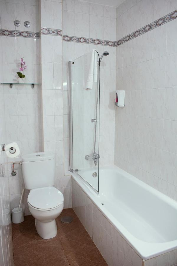 Hostal Artico Madryt Zewnętrze zdjęcie