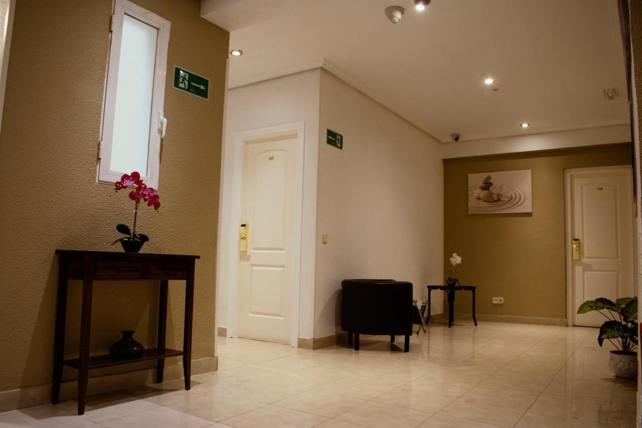 Hostal Artico Madryt Zewnętrze zdjęcie