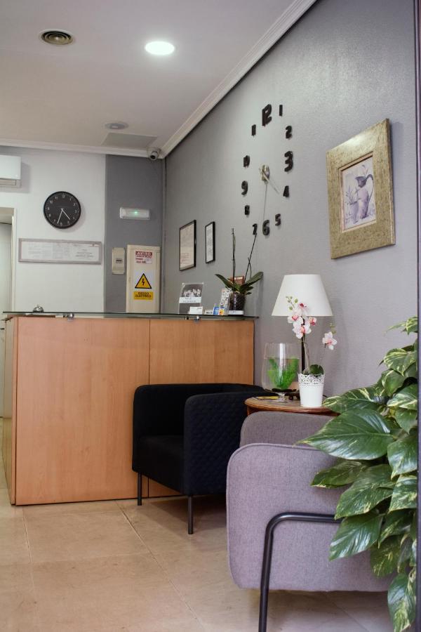 Hostal Artico Madryt Zewnętrze zdjęcie