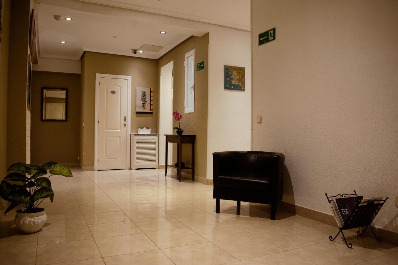 Hostal Artico Madryt Zewnętrze zdjęcie