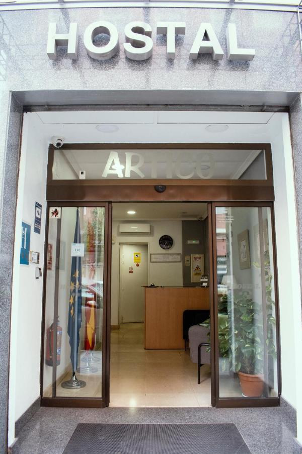Hostal Artico Madryt Zewnętrze zdjęcie