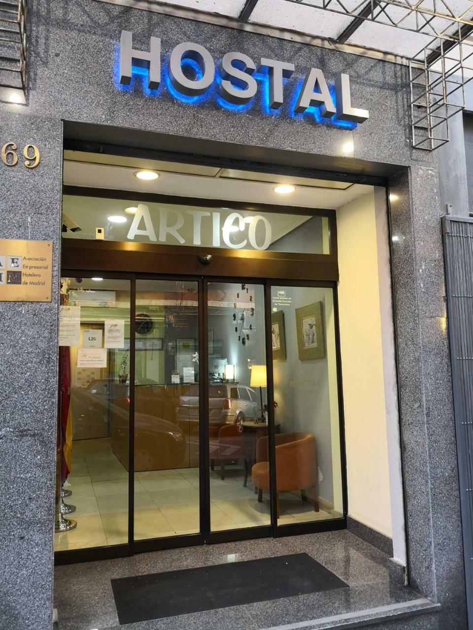 Hostal Artico Madryt Zewnętrze zdjęcie